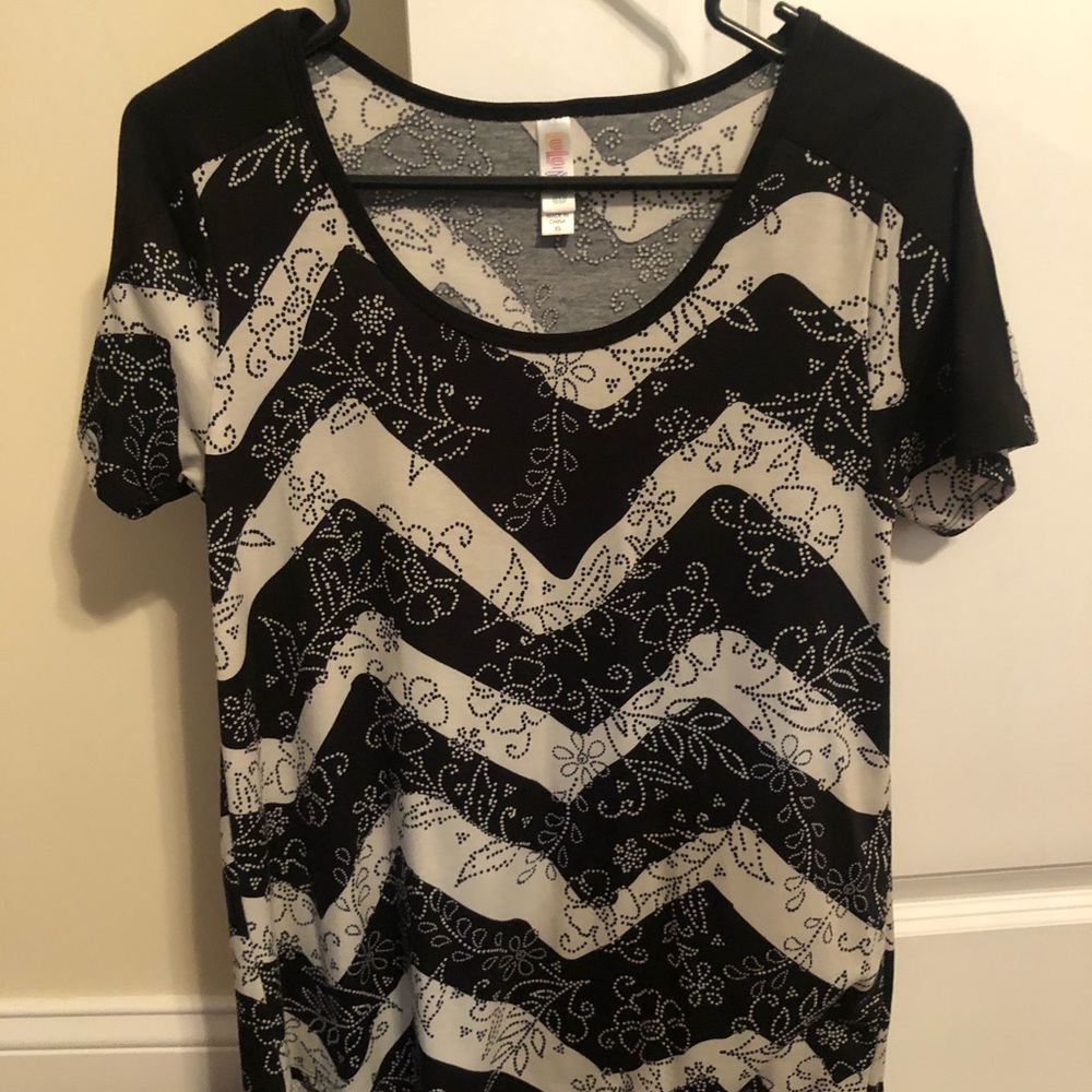 Lularoe XS (fits a small-medium) Top
